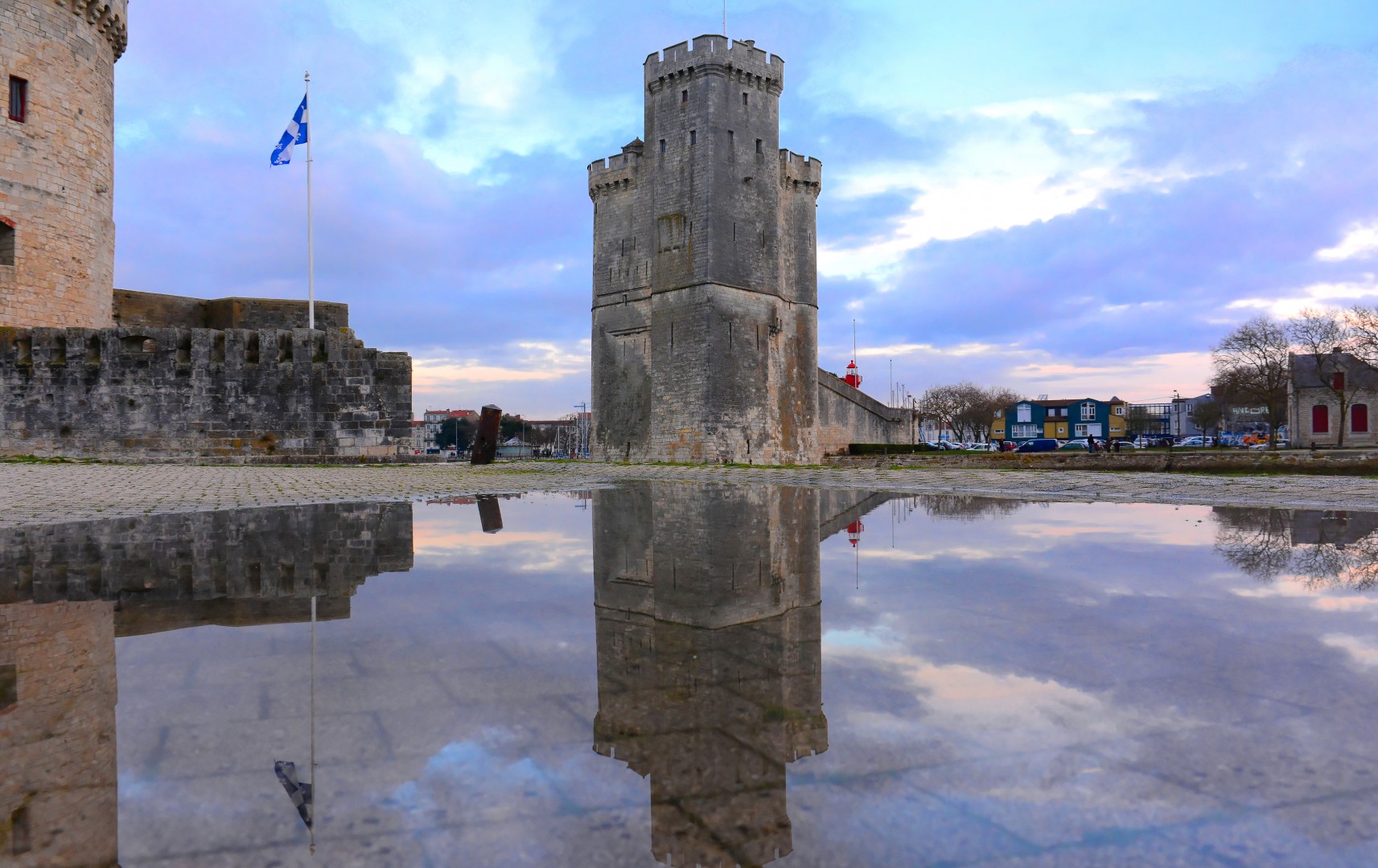 Adult Guide in La Rochelle