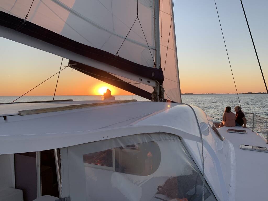 nuit sur un catamaran la rochelle