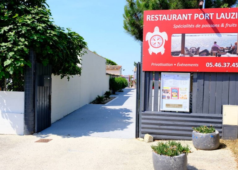 PORT LAUZIERES - Entrée principale