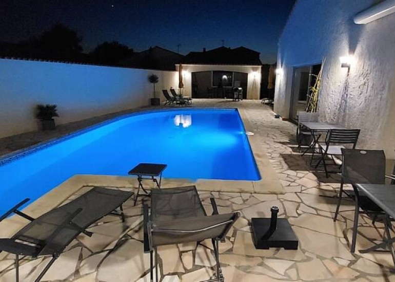 Piscine by Night