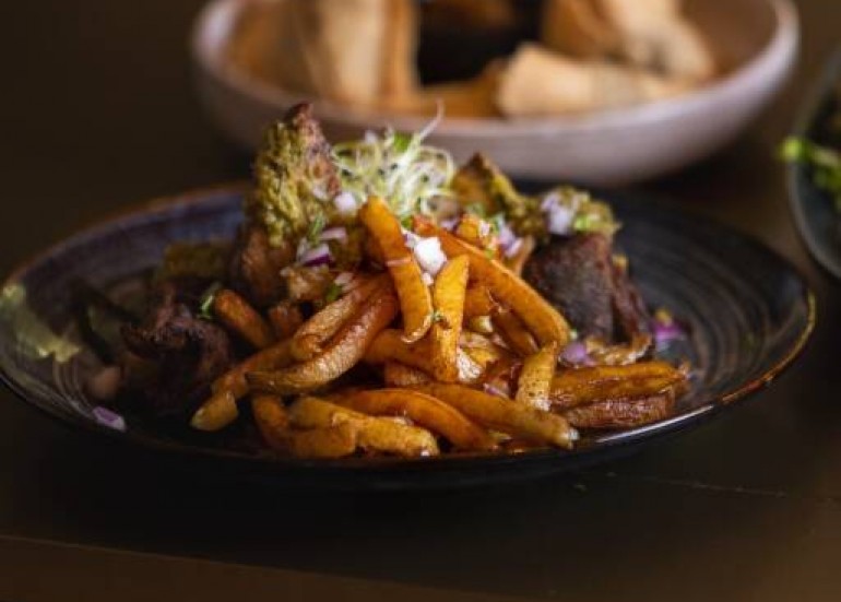 Agneau braisé et frites de pommes de terre