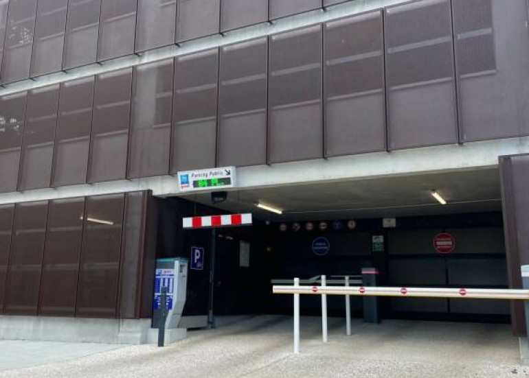 Parking public du Greet Hôtel & Ibis Budget